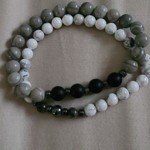 Grey and white bead bracelet